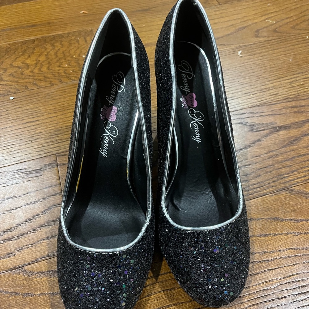 Penny Loves Kenny Ritz  Pump